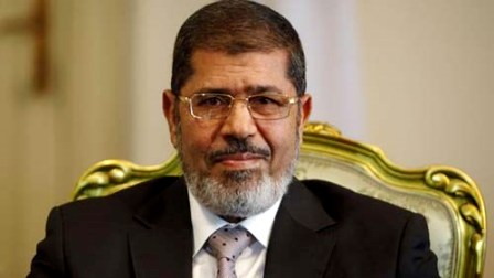 Presidente egipcio afirma que no renunciará a su cargo